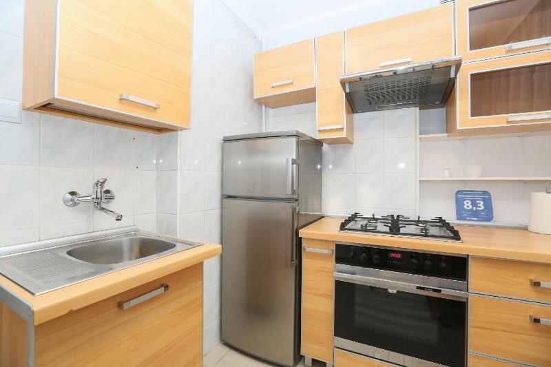 Single Room with Shared Bathroom and Shared Kitchen image 2