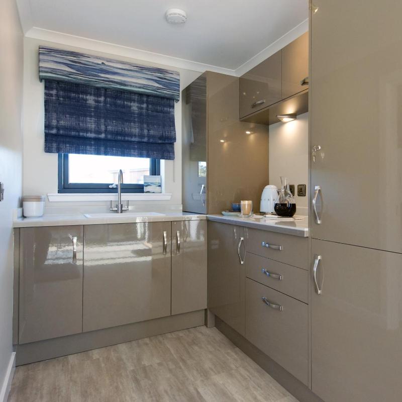Garden Suite with King Bed and Panoramic Bay Views image 1