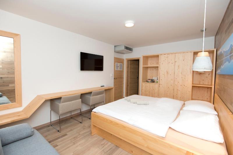 Superior Double Room image 2