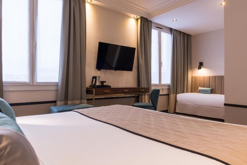 Comfort Triple Room image 4