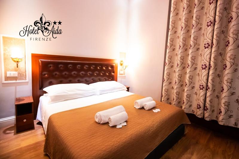 Double or Twin Room with Private Bathroom image 3