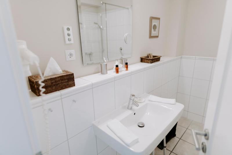 Double Room with Sea View image 2