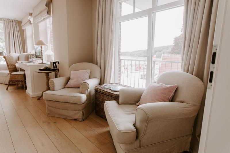 Corner Junior Suite - Sea Side image 4