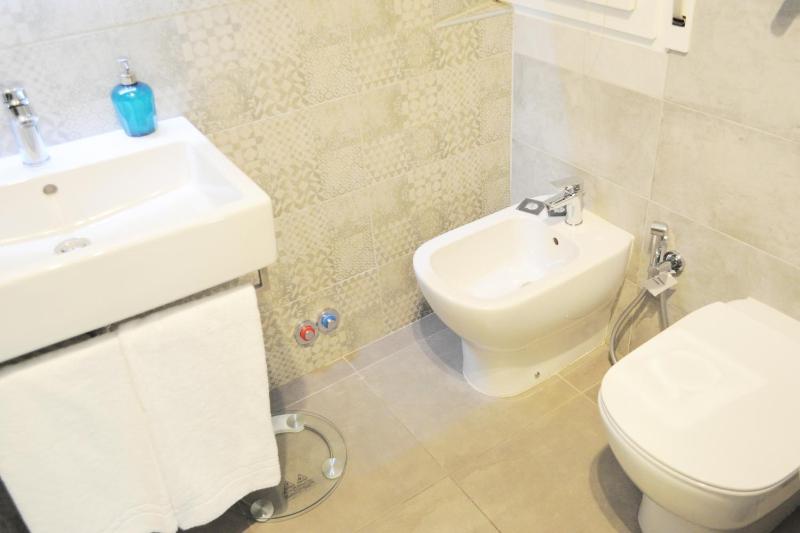 Single Room image 3