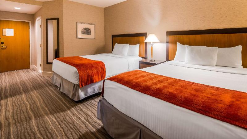 Double Room with Two Double Beds and Roll-In Shower - Disability Access image 1