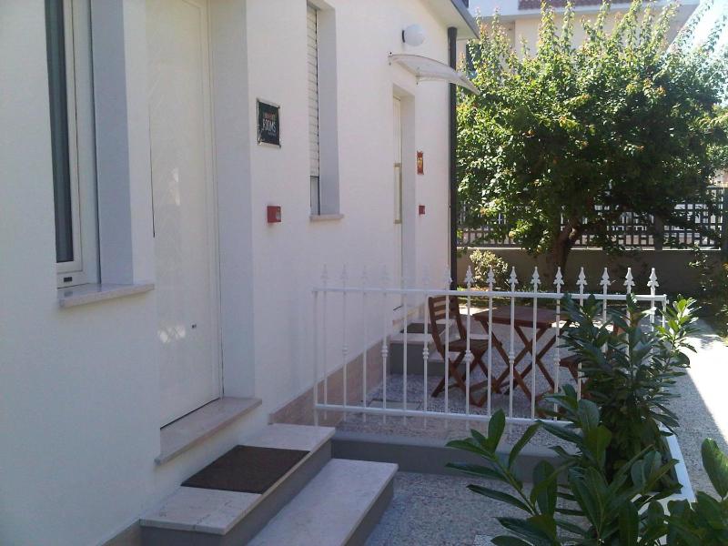 Double Room with Kitchenette image 2