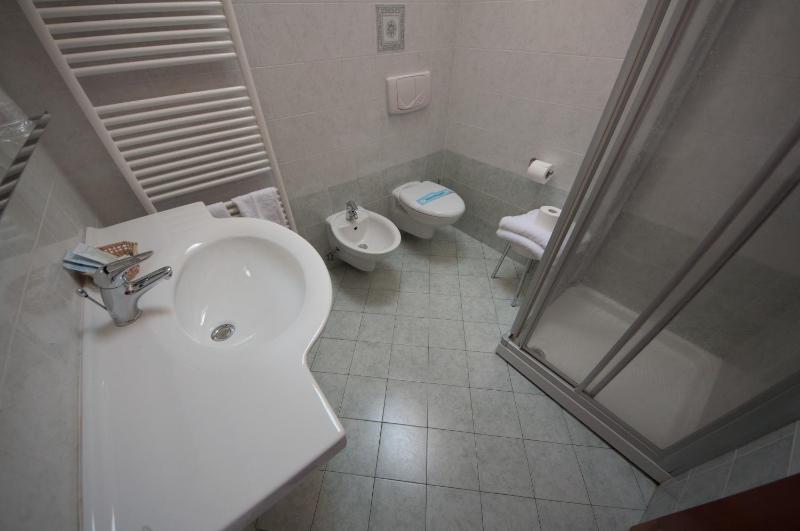 Triple Room image 4