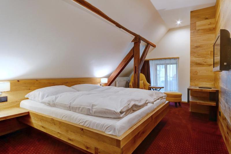 Double Room image 4