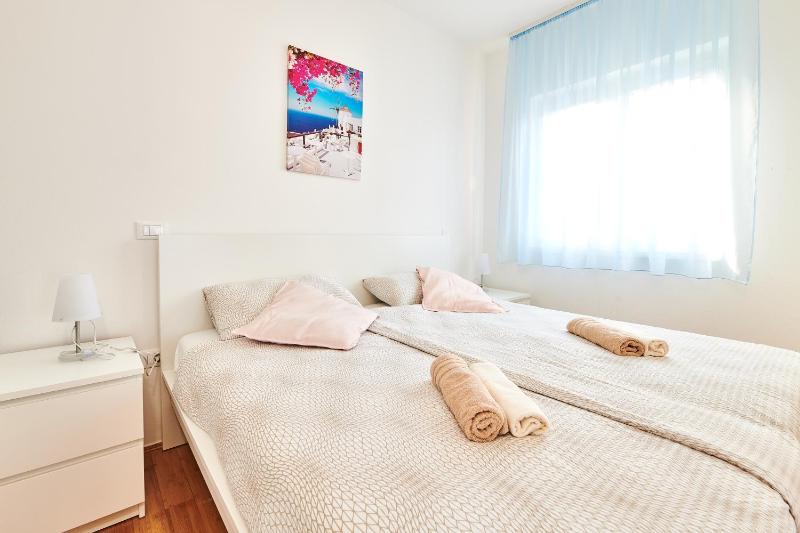 One-Bedroom Apartment with Balcony image 3