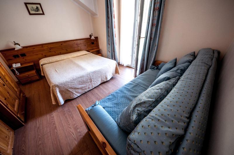 Triple Room image 2
