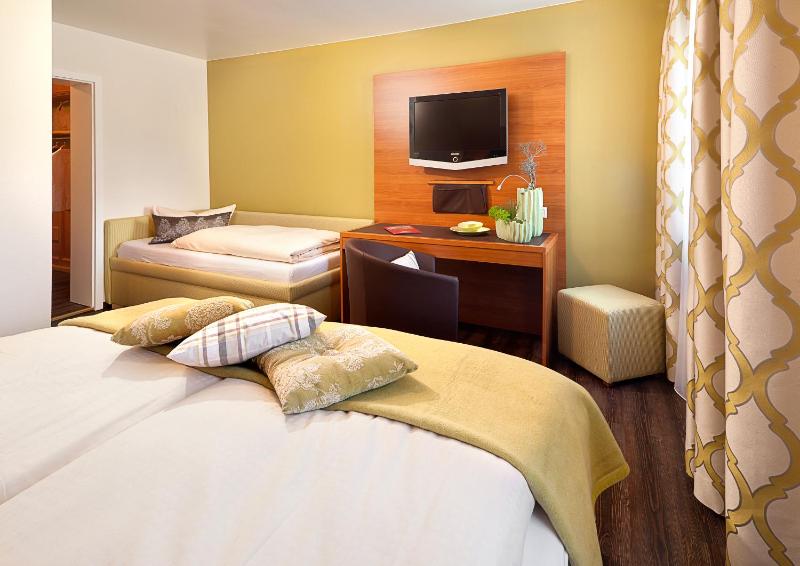 Triple Room image 2