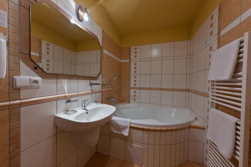 Double Room image 4