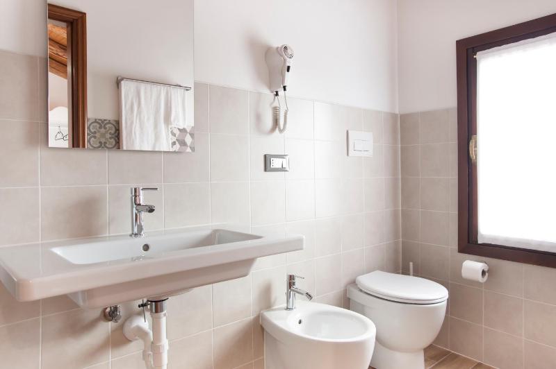 Double or Twin Room image 4