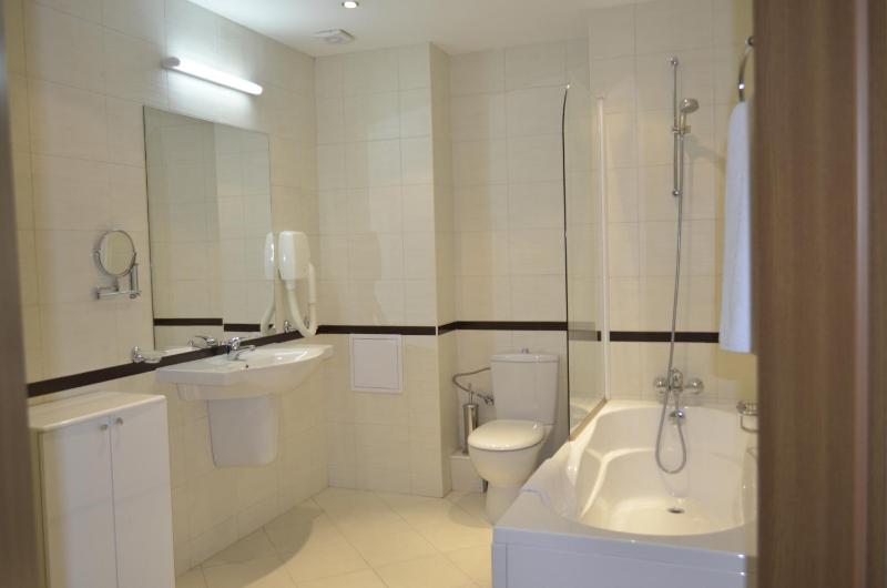Bellevue Residence Apartments - image 6