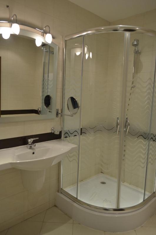 Bellevue Residence Apartments - image 33