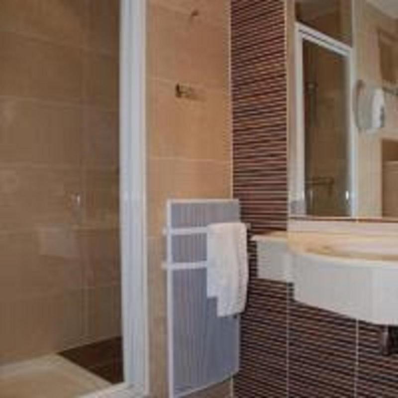 Cit'Hotel Criden - image 21