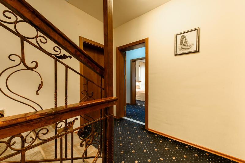 Two-Bedroom Suite (4 Adults) - Free SPA Access image 3