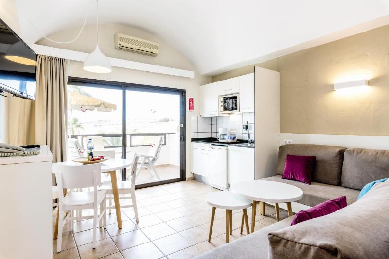 One-Bedroom Apartment (2 Adults + 1 Child) image 2