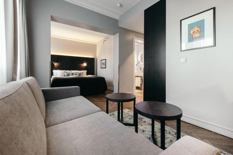 Deluxe Double Room image 2