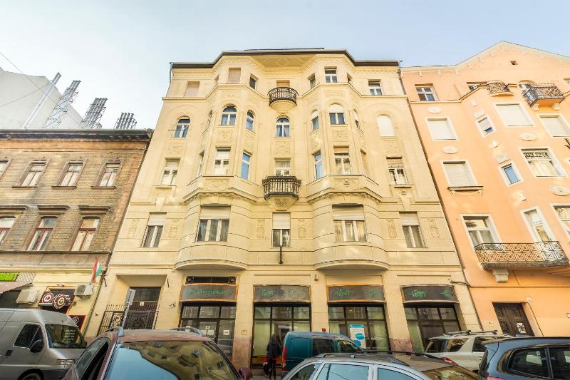Bessara Apartment - image 6