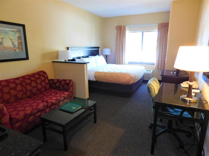 King Suite with Sofa Bed image 3
