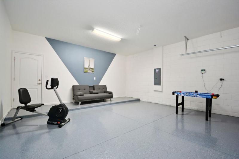 Six-Bedroom Holiday Home image 2