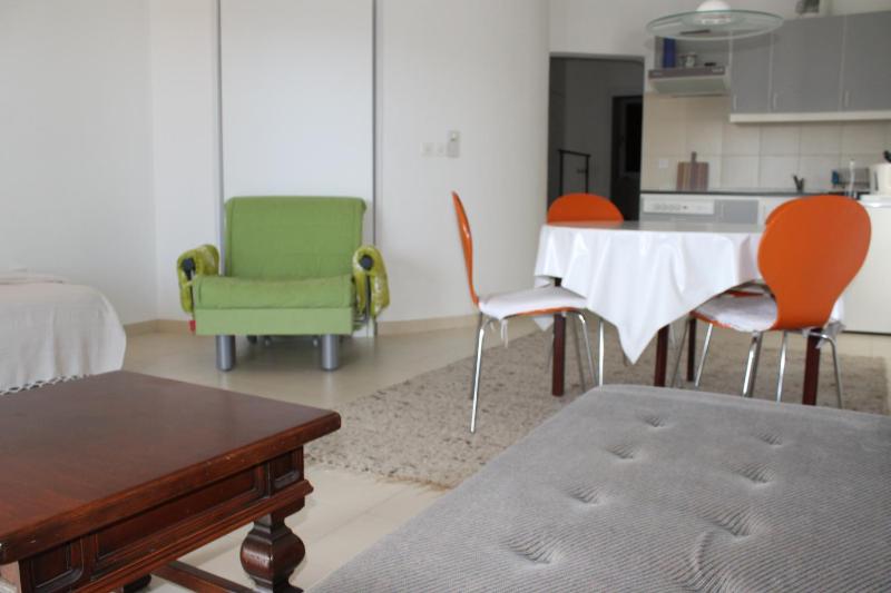 One-Bedroom Apartment with Balcony and Sea View image 4
