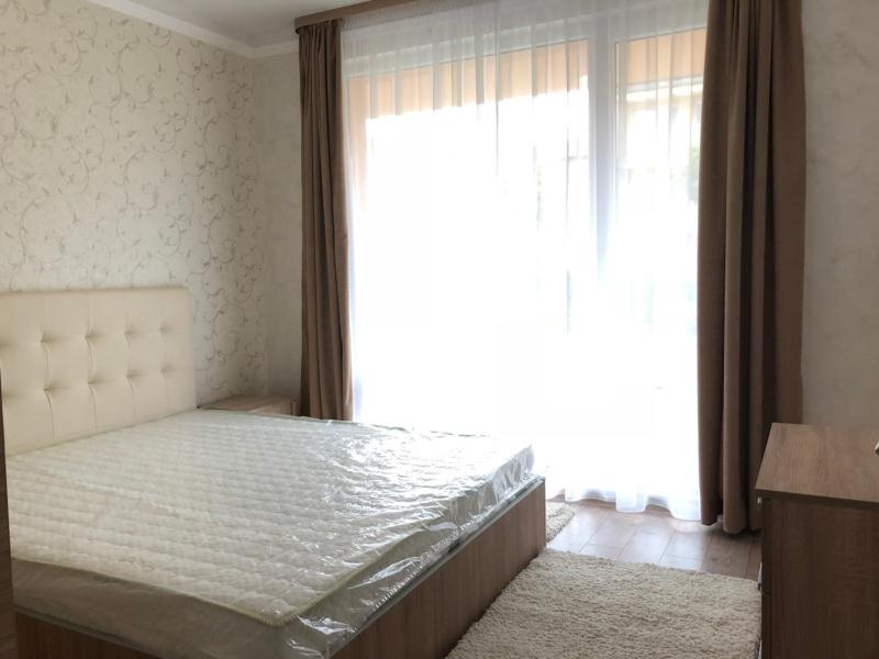 One-Bedroom Apartment image 3