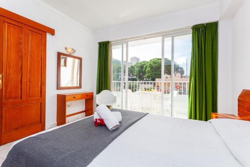 One-Bedroom Apartment image 1