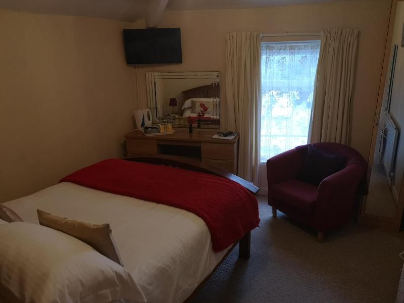 Family Room image 4