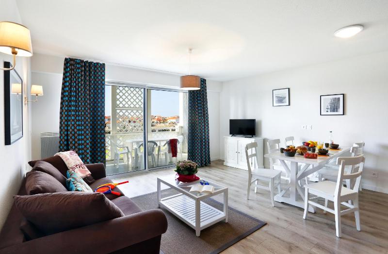 One-Bedroom Apartment (6 Adults) image 4