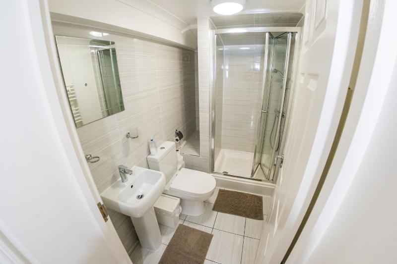 Studio Apartment image 2