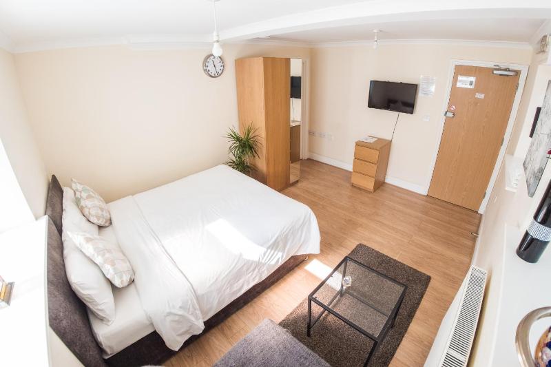 Studio Apartment image 4