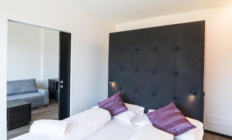 Deluxe Family Suite image 1