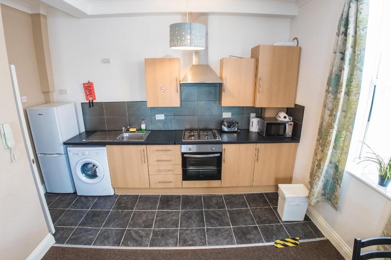 One-Bedroom Apartment image 3