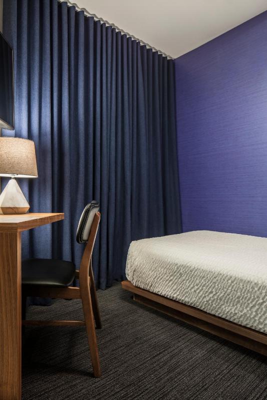 Room with One Double Bed image 2