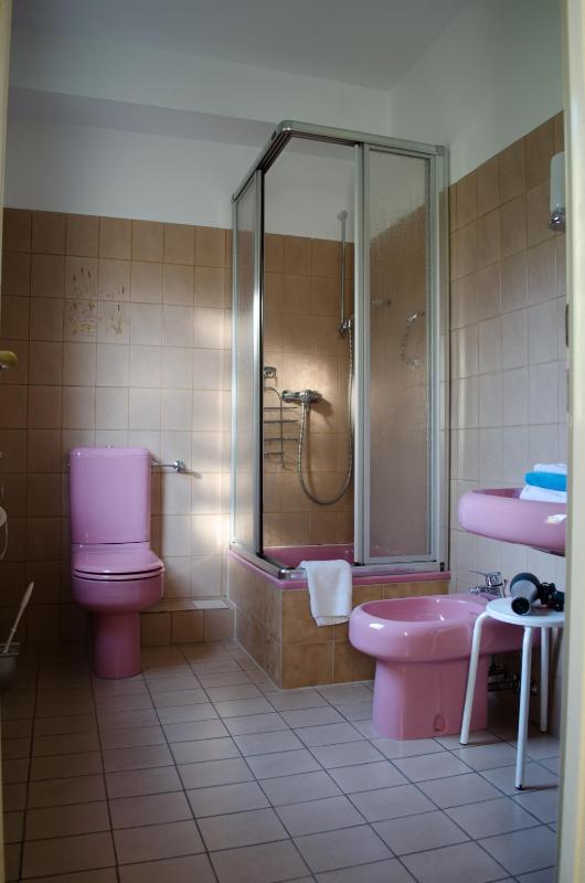 Single Room image 2