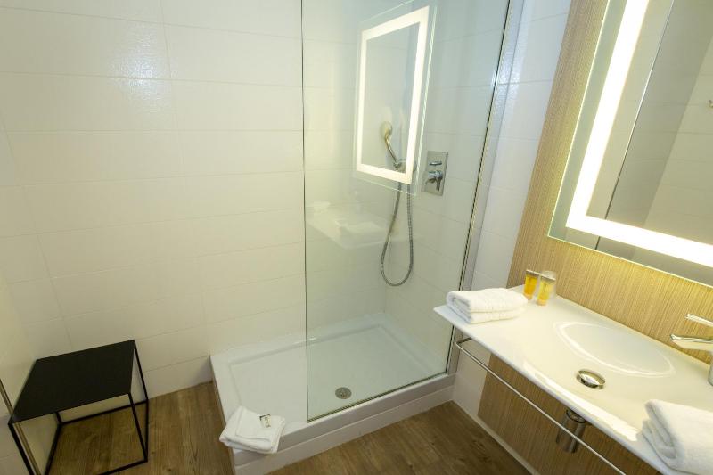 Superior Double Room image 3