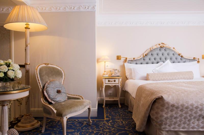 Hermitage Suite  image 2