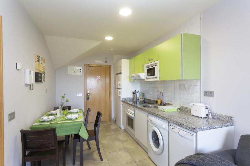 One-Bedroom Apartment with Sea View (2 Adults) image 3