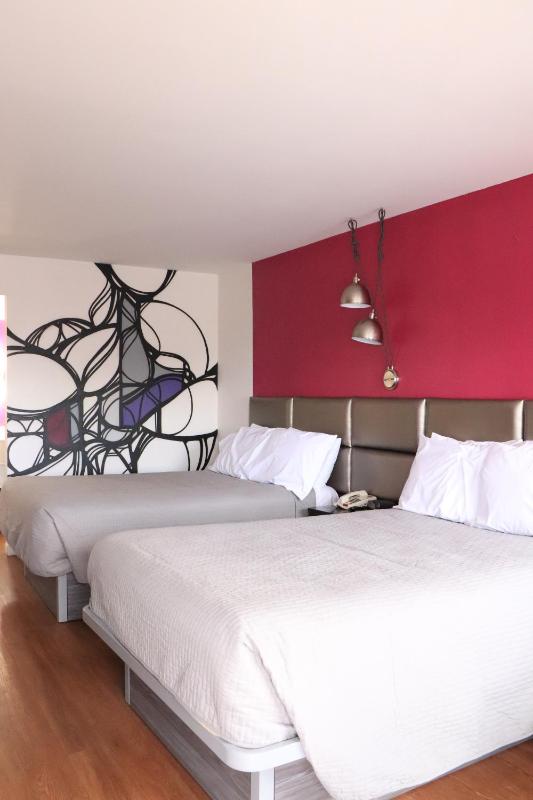 University Inn - image 6