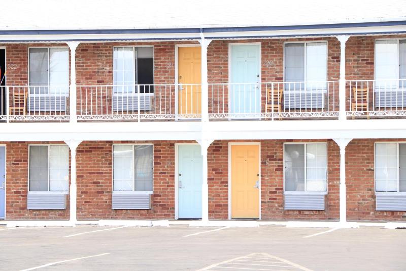 University Inn - image 39