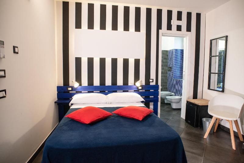 Standard Double Room image 4