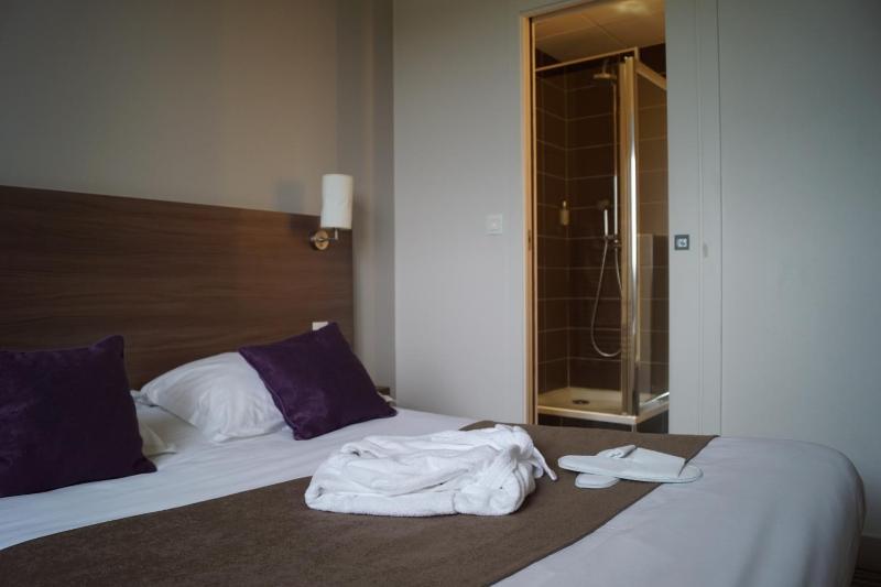 Double Room image 1