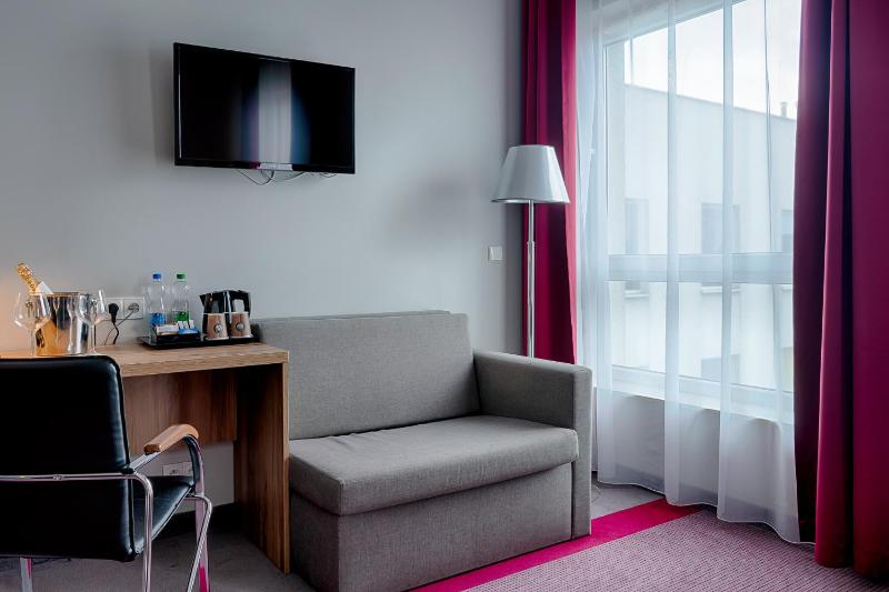 Premium Double Room image 3