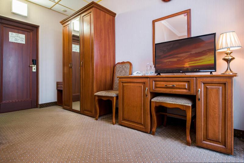 Standard Twin Room image 2