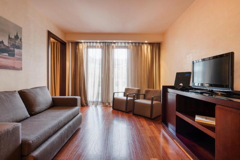 Junior Suite image 3