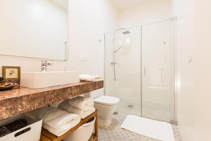 Deluxe Suite image 1