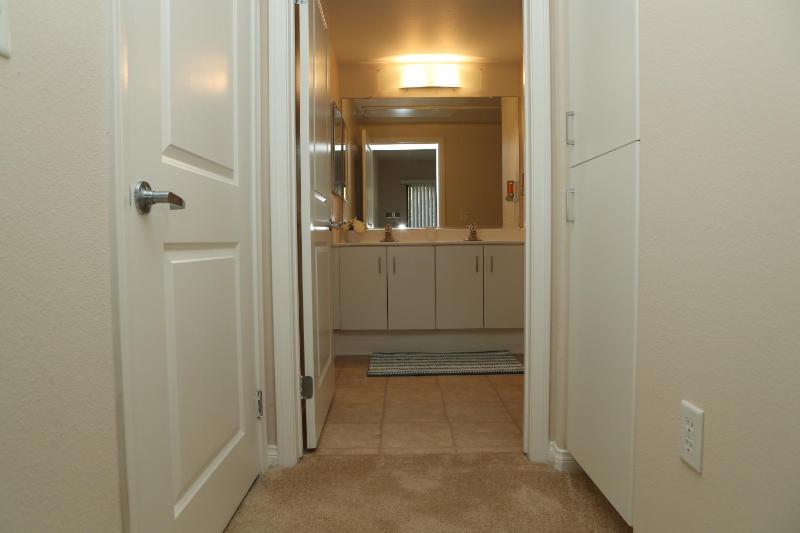 Amazing Apartments near the grove - image 6