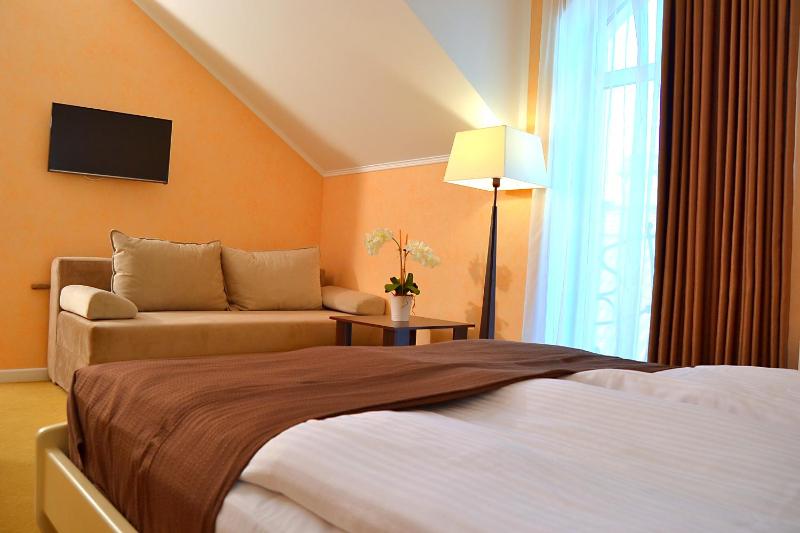 Superior Double Room image 3